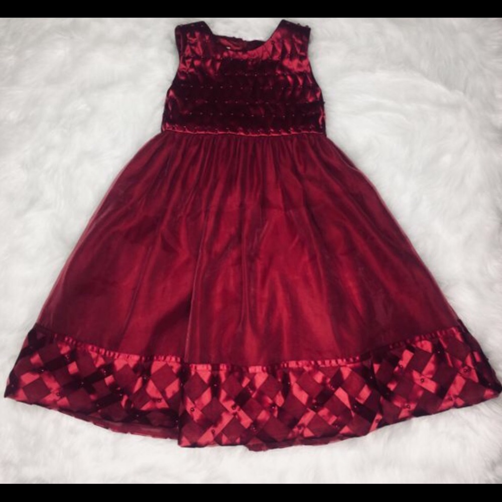 MAVEANDMEME.COM • DRESSUP@MAVEANDMEME.COM